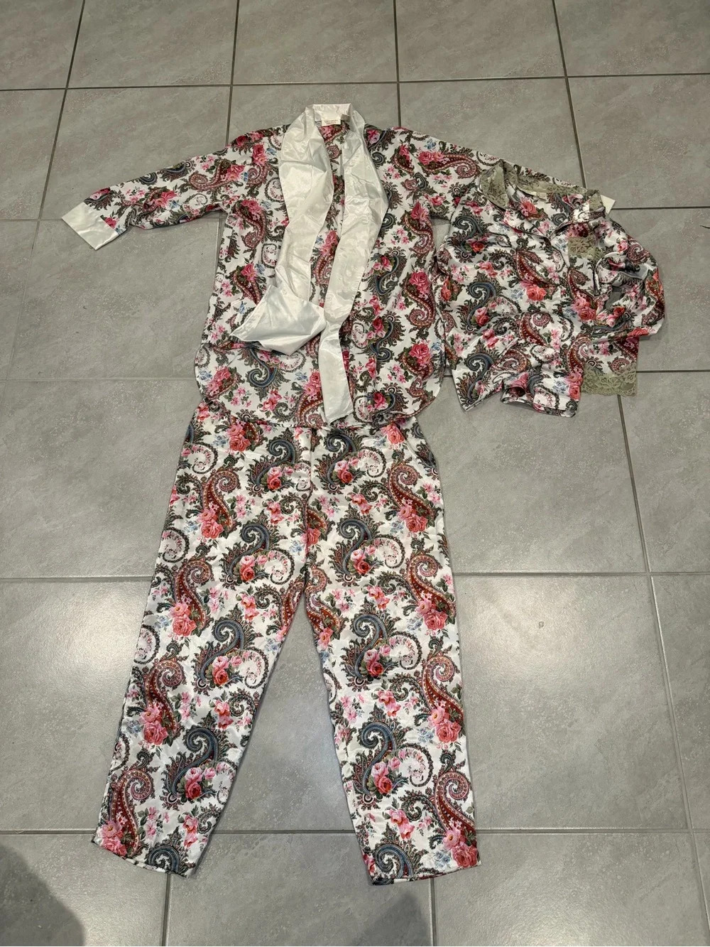 Vintage Victoria's Secret 3-Pc Paisley Floral Satin Pajama & Robe Set Medium